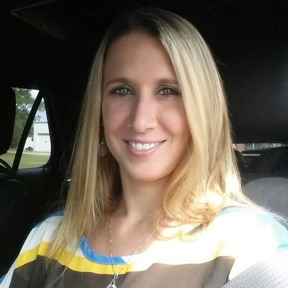 Meet your Posher, Melissa - Picture 1 of 1